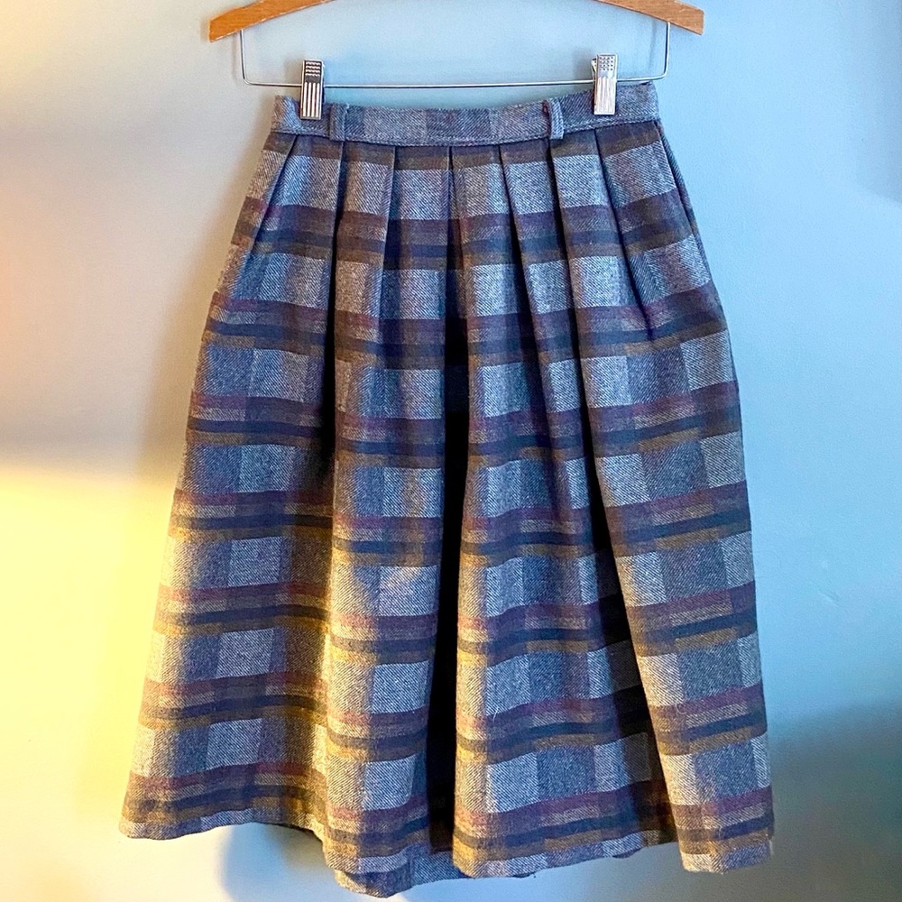 VTG 1970s grey/purple wool circle skirt-25.5”W